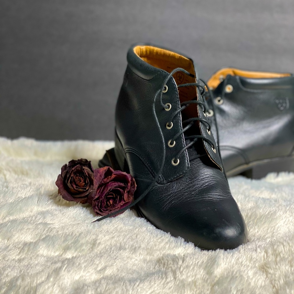 Artist Josie 12201 Black upper leather lace Boots